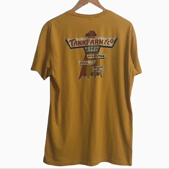Tank Farm Short Sleeve Gold Graphic Tee Shirt Size L - Picture 2 of 5
